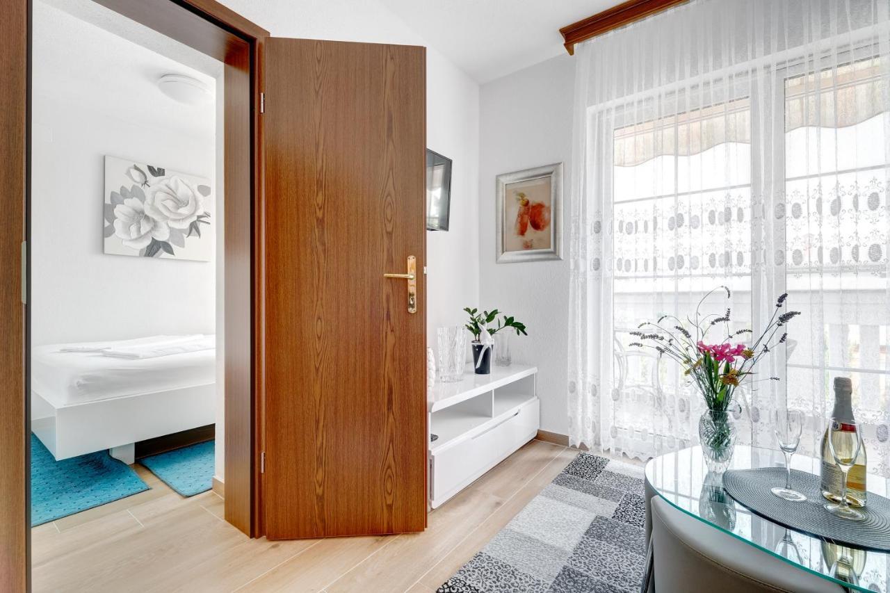 Senada Apartments Selce Buitenkant foto