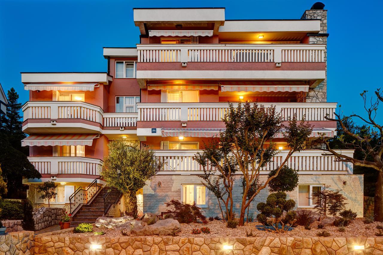 Senada Apartments Selce Buitenkant foto